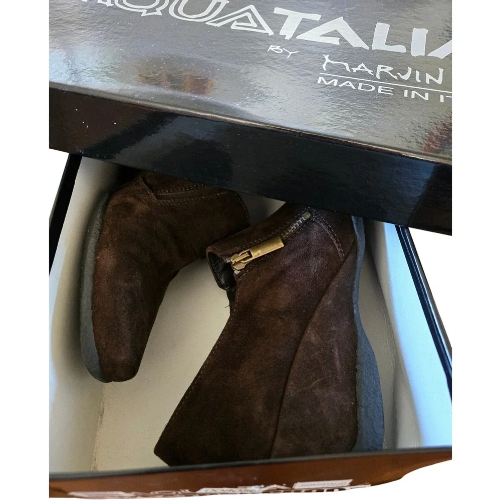 Aquatalia Chic Marvin K‎ Espresso Suede Weatherproof Wedge Booties Womens 8 B